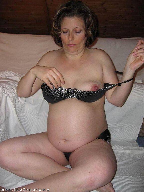 Femme enceinte amateur nue