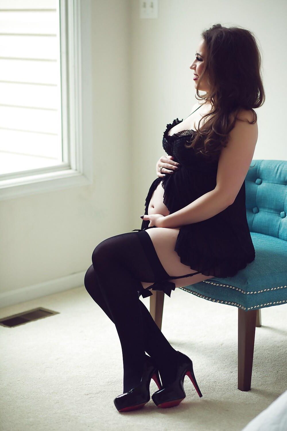 [Pregnant] woman photo shoot