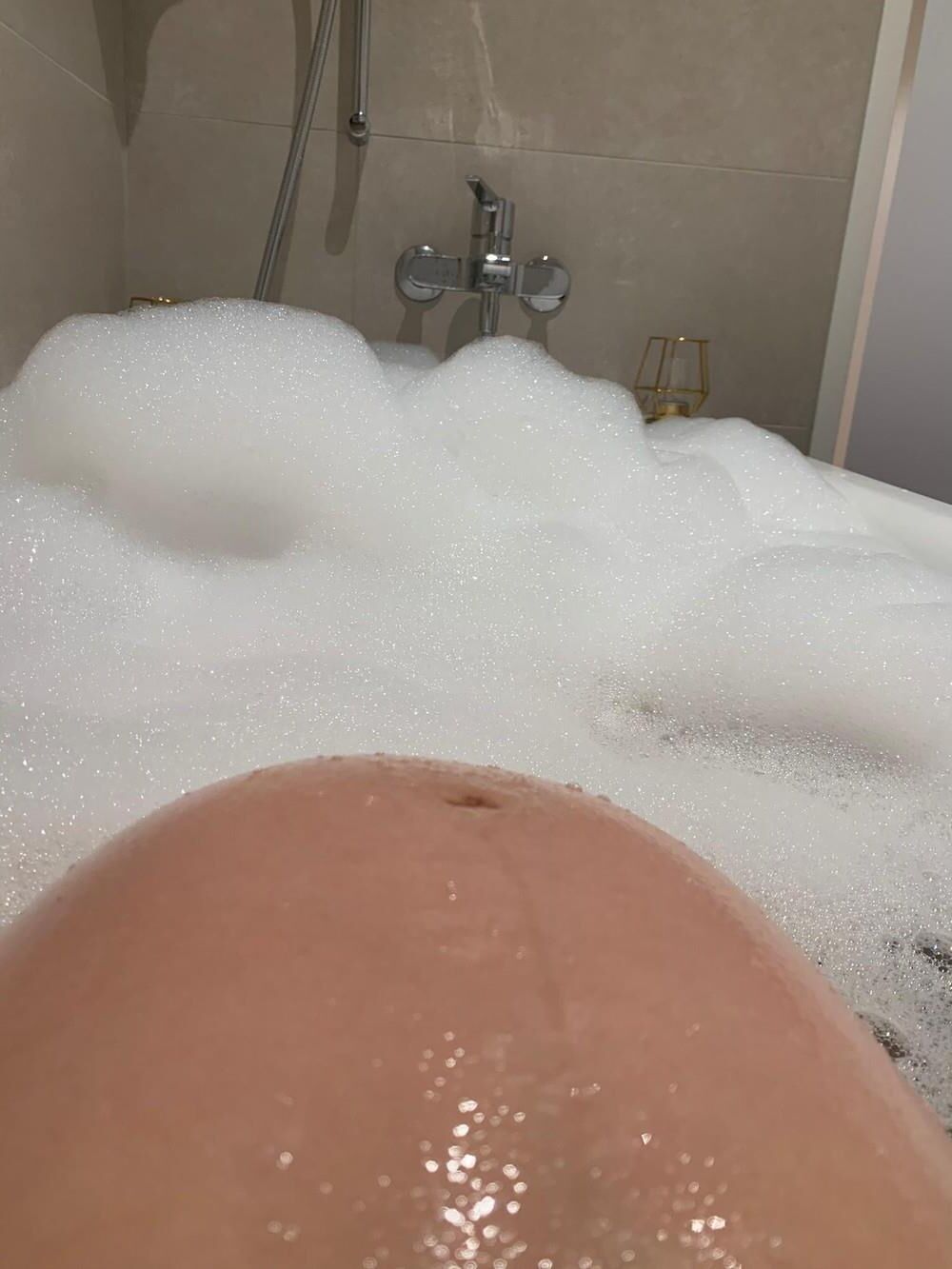 Young mom proud to show off her pregnancy