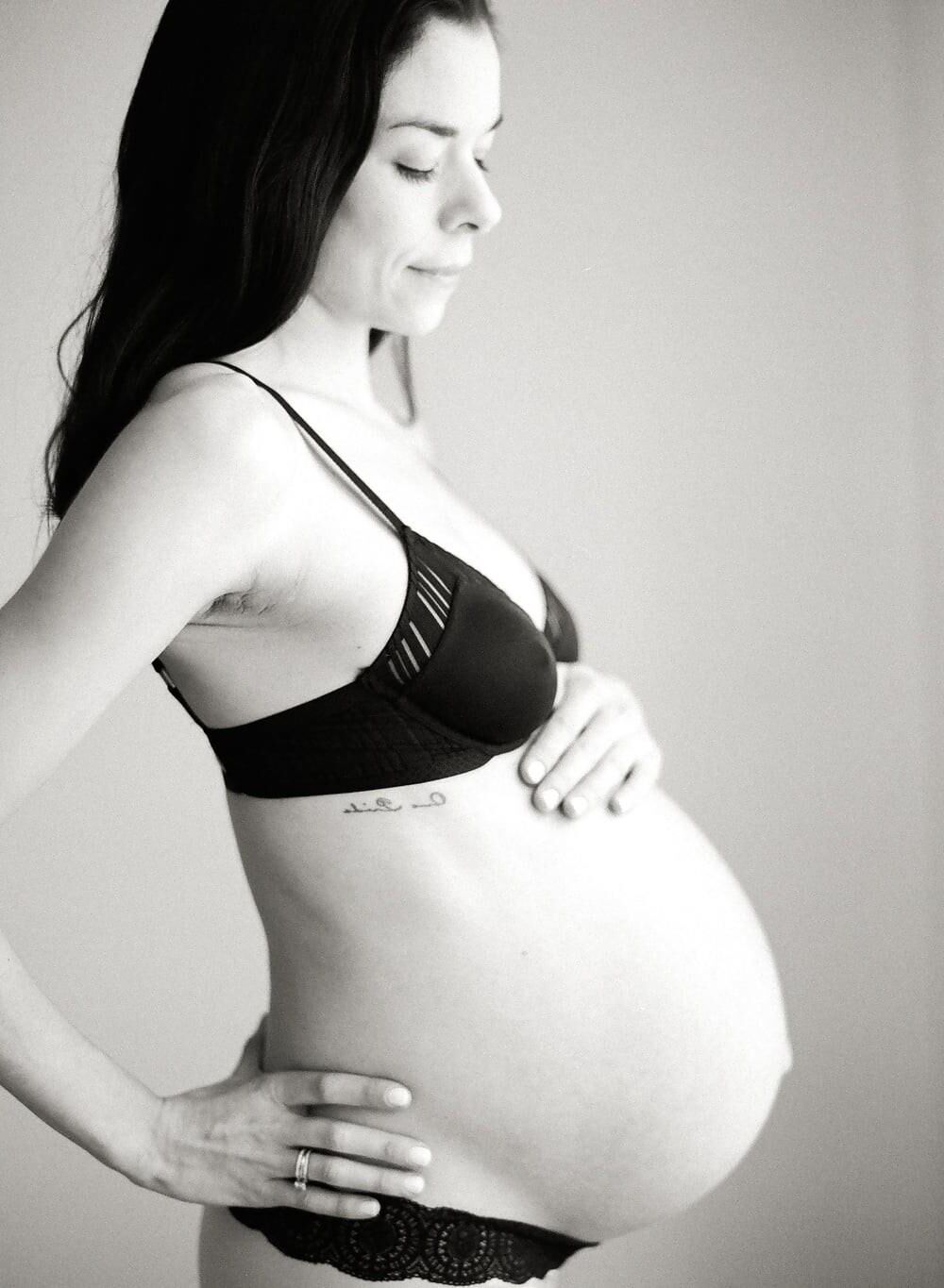 Boudoir pregnant woman