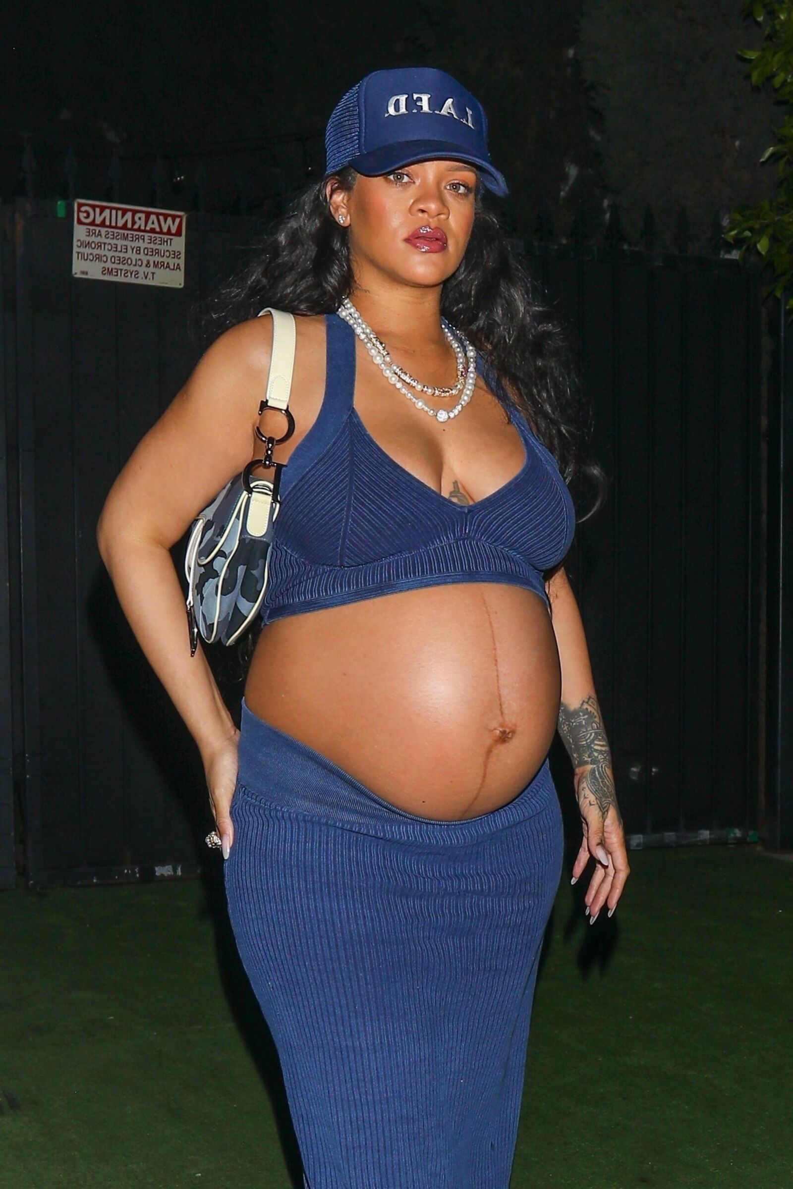 Pregnant RIHANNA