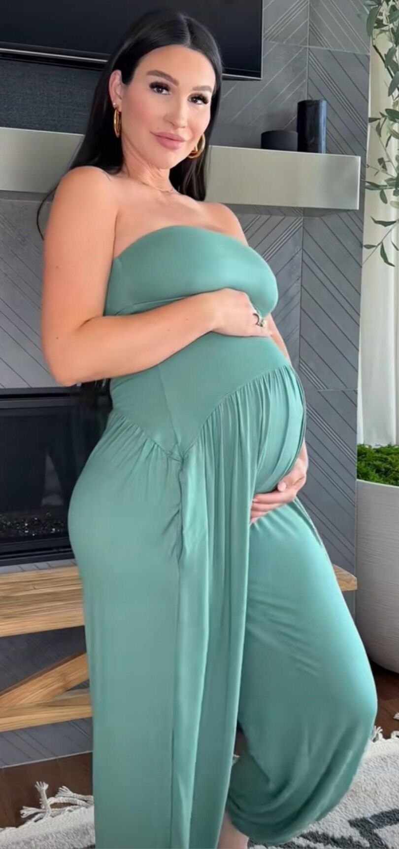 MILF pregnant Krystiana