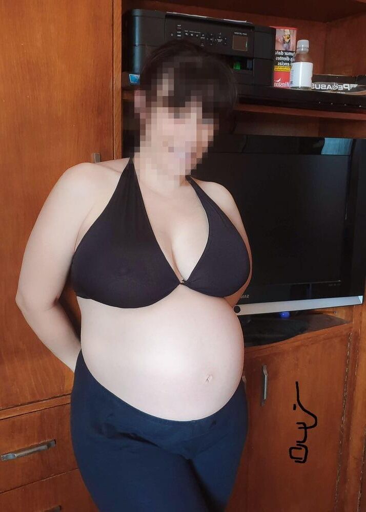 Une salope espagnole enceinte