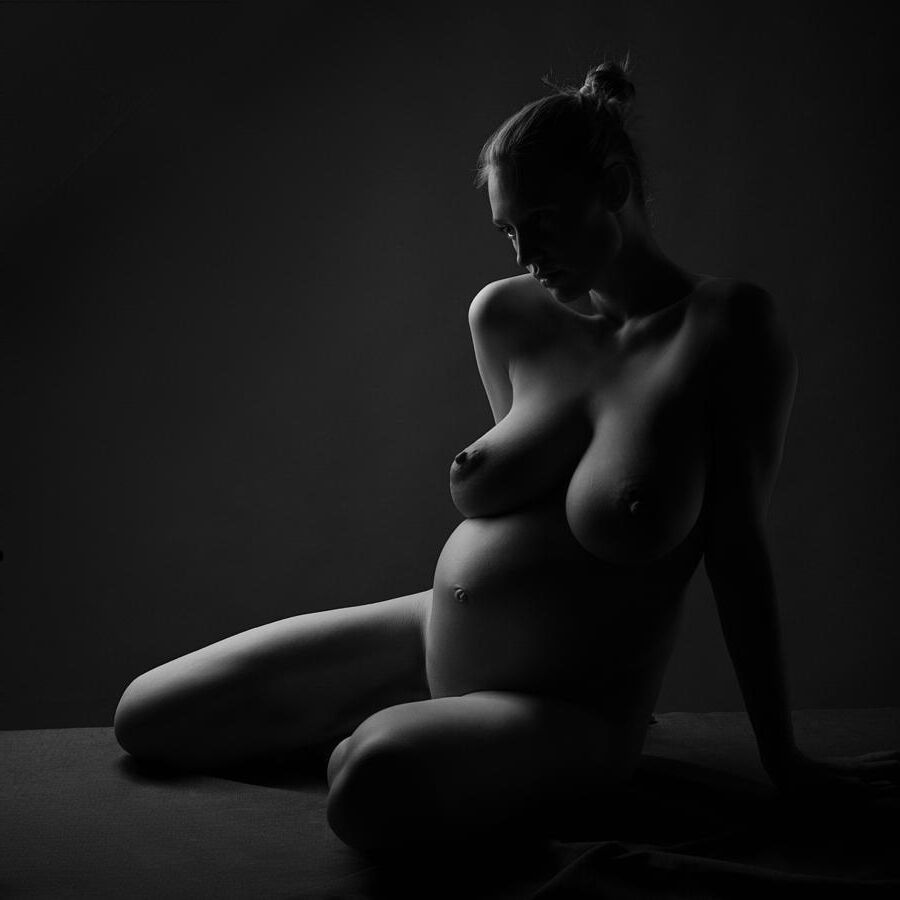 Pregnants in B&W