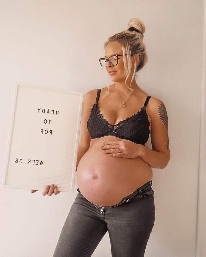 Pregnant beauties 11