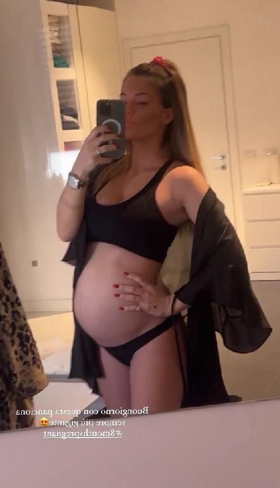 Pregnant Sophie Codegoni