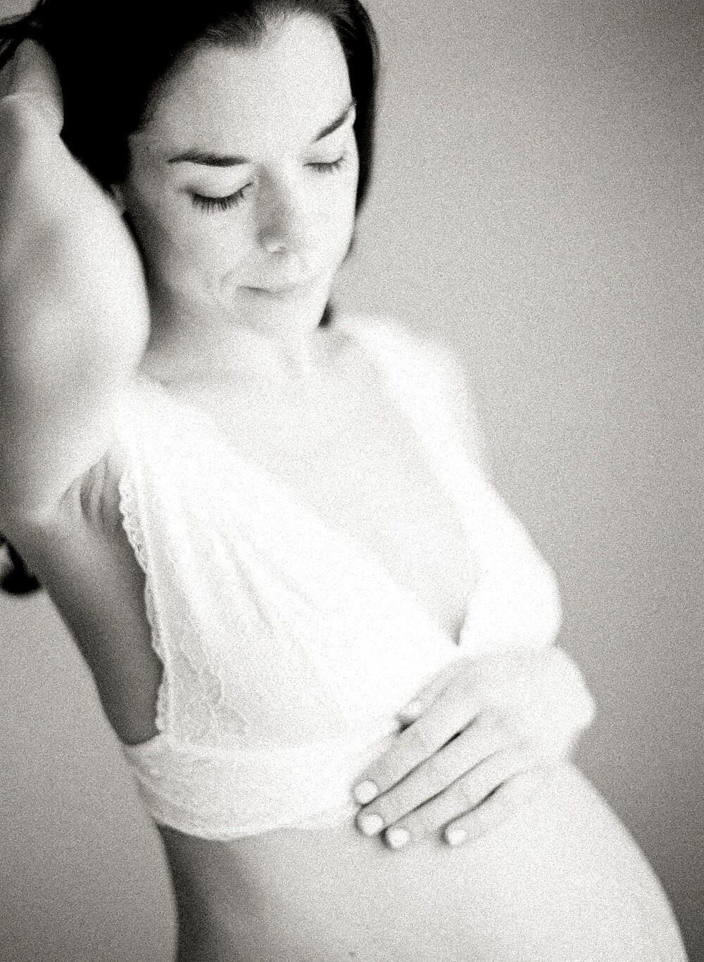 Boudoir pregnant woman