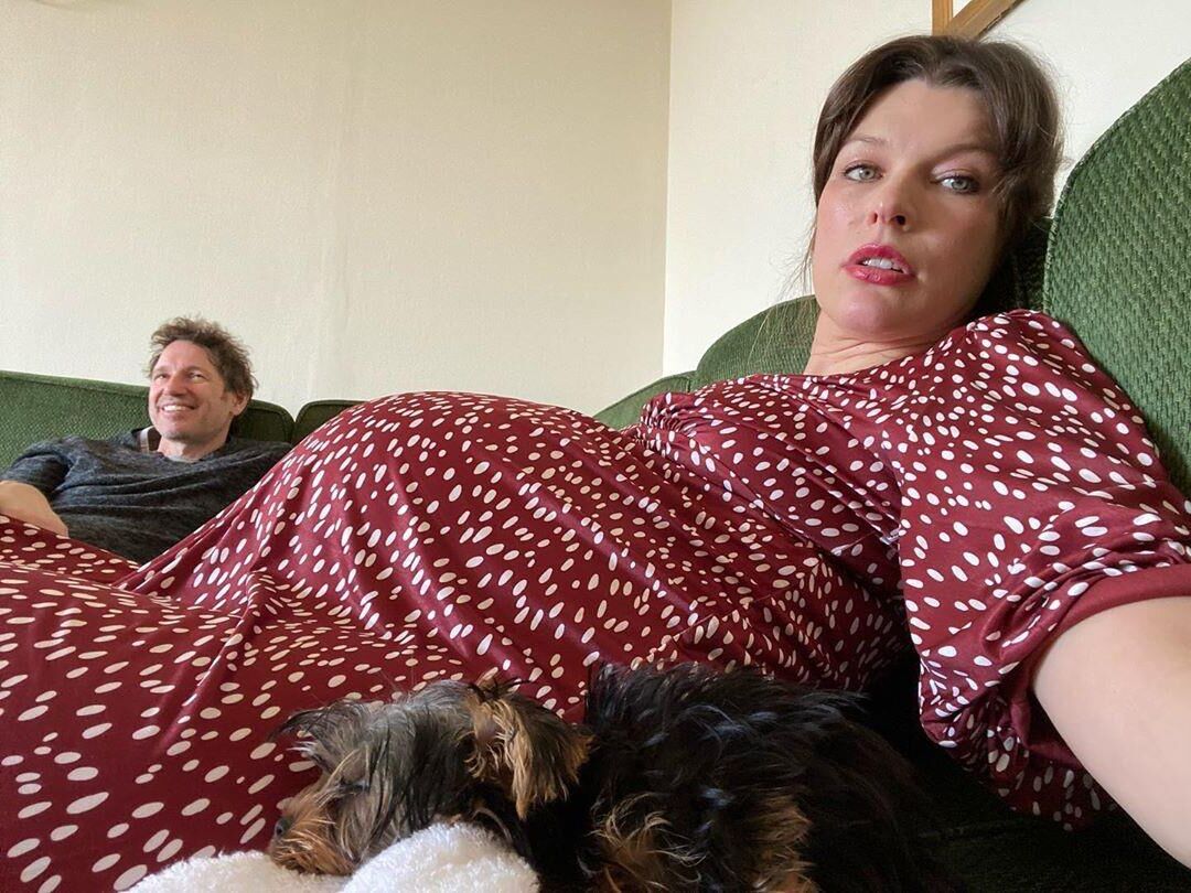 Milla Jovovich pregnant