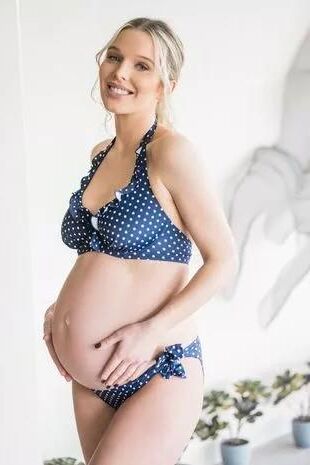  Helen Flanagan pregnant