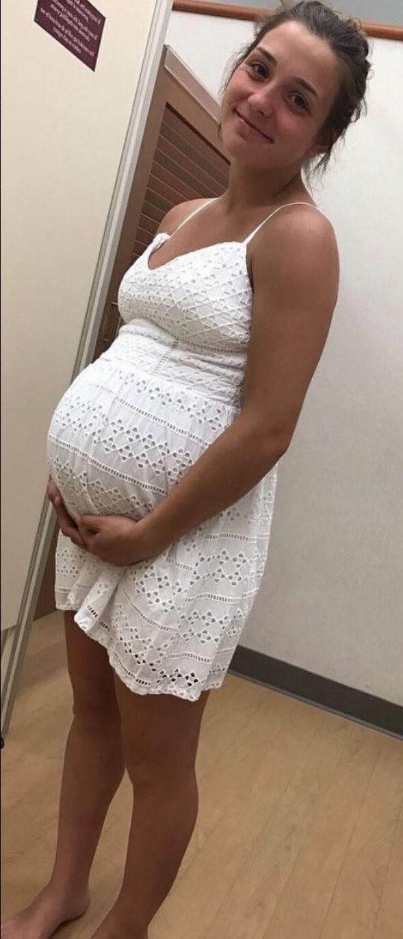 Pregnant beauties 11