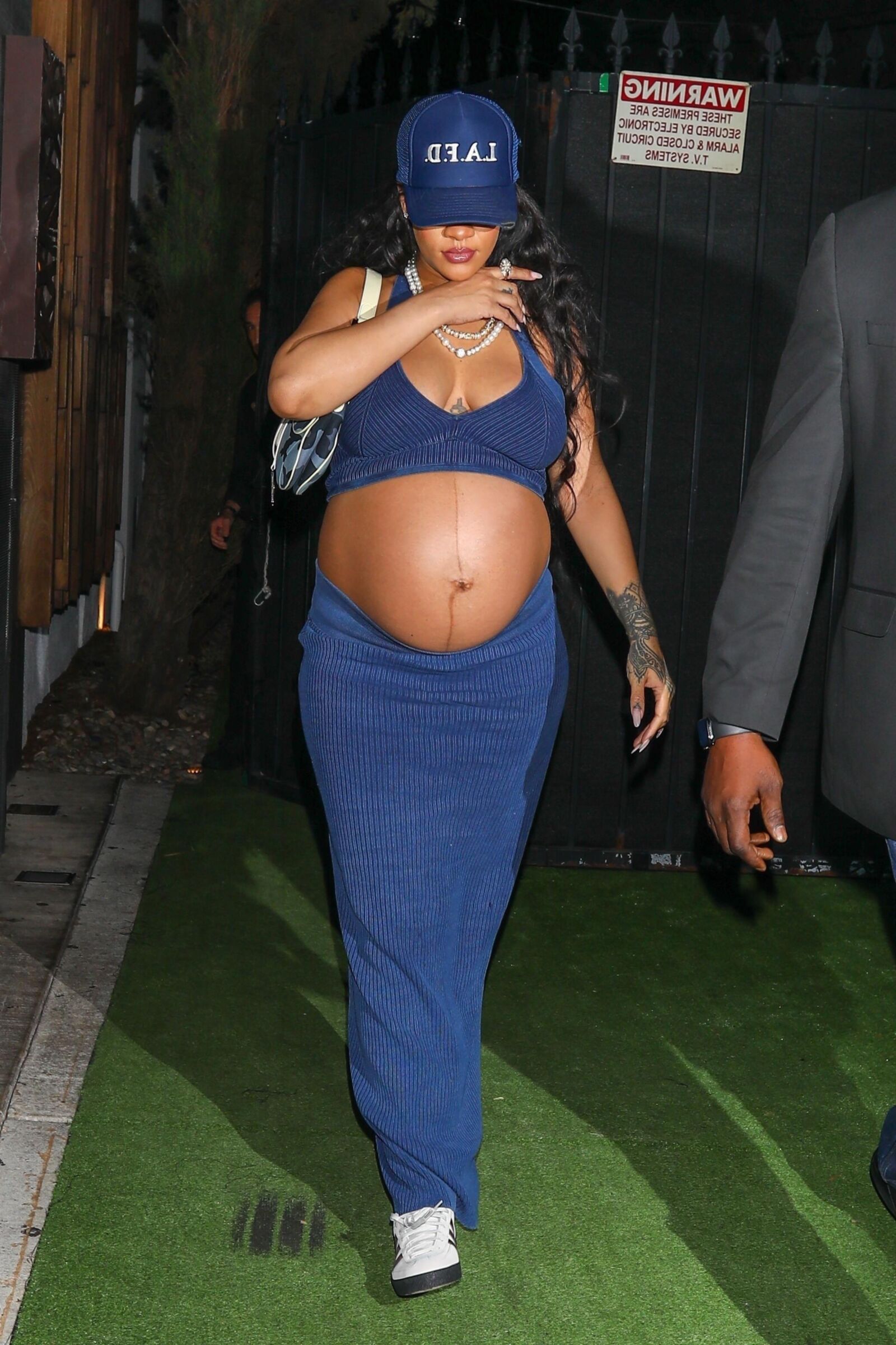 Pregnant RIHANNA