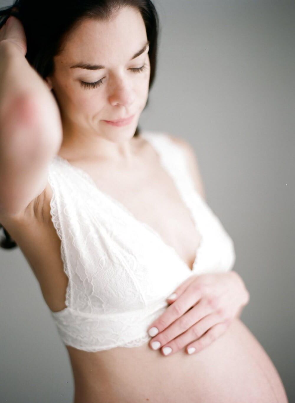 Boudoir pregnant woman