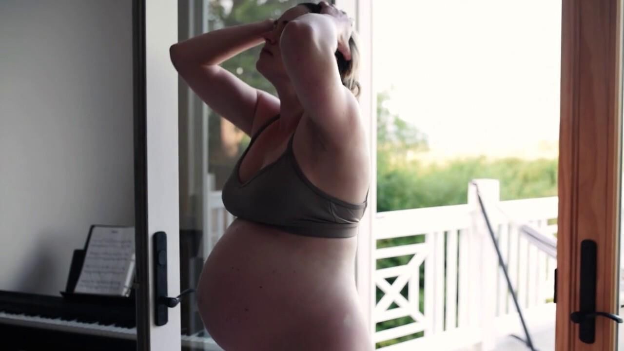 Labour pregnant mom 143