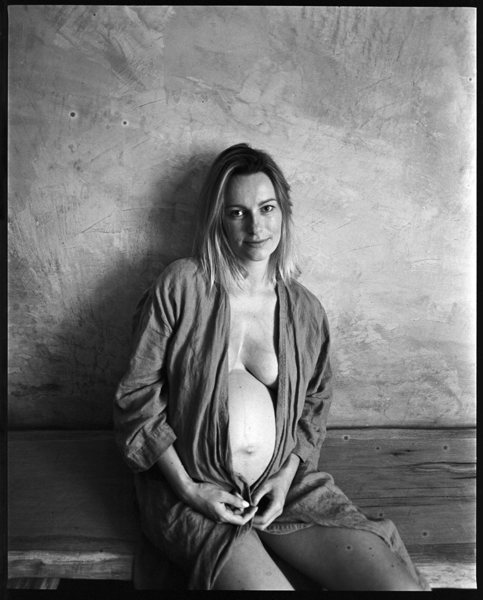 Artistic phoro shoot of a pregnant woman