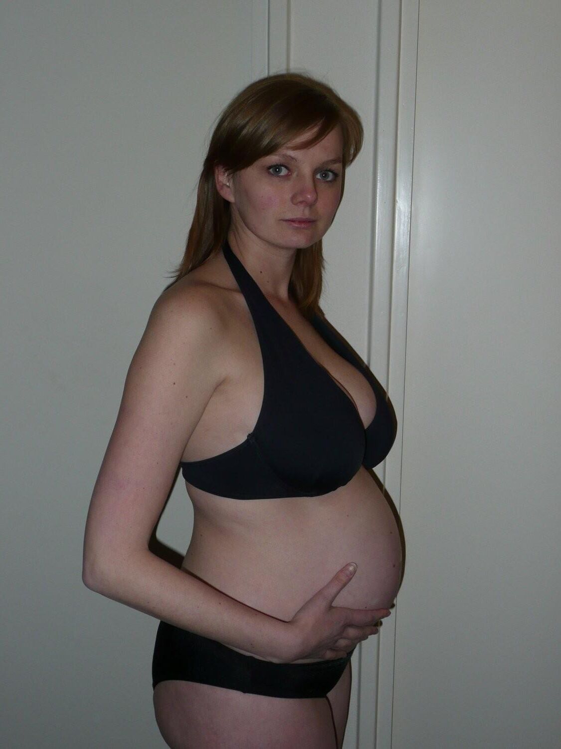 Dutch pregnant MILF