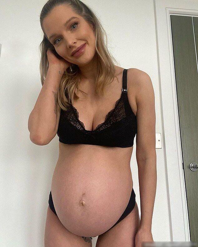  Helen Flanagan pregnant