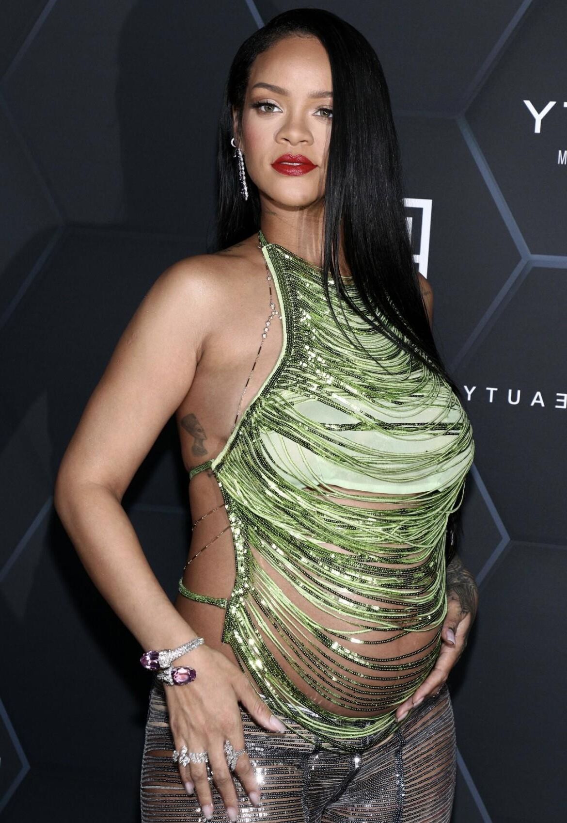 Rihanna enceinte parfaite