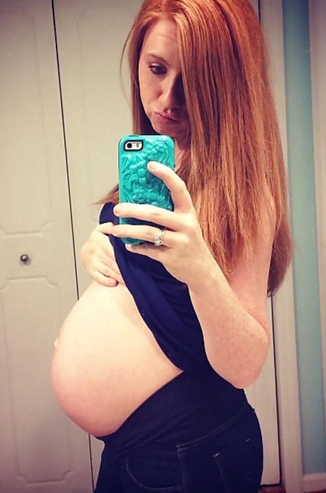 Mirror mirror on the wall, who's the sexiest preggo of them all?