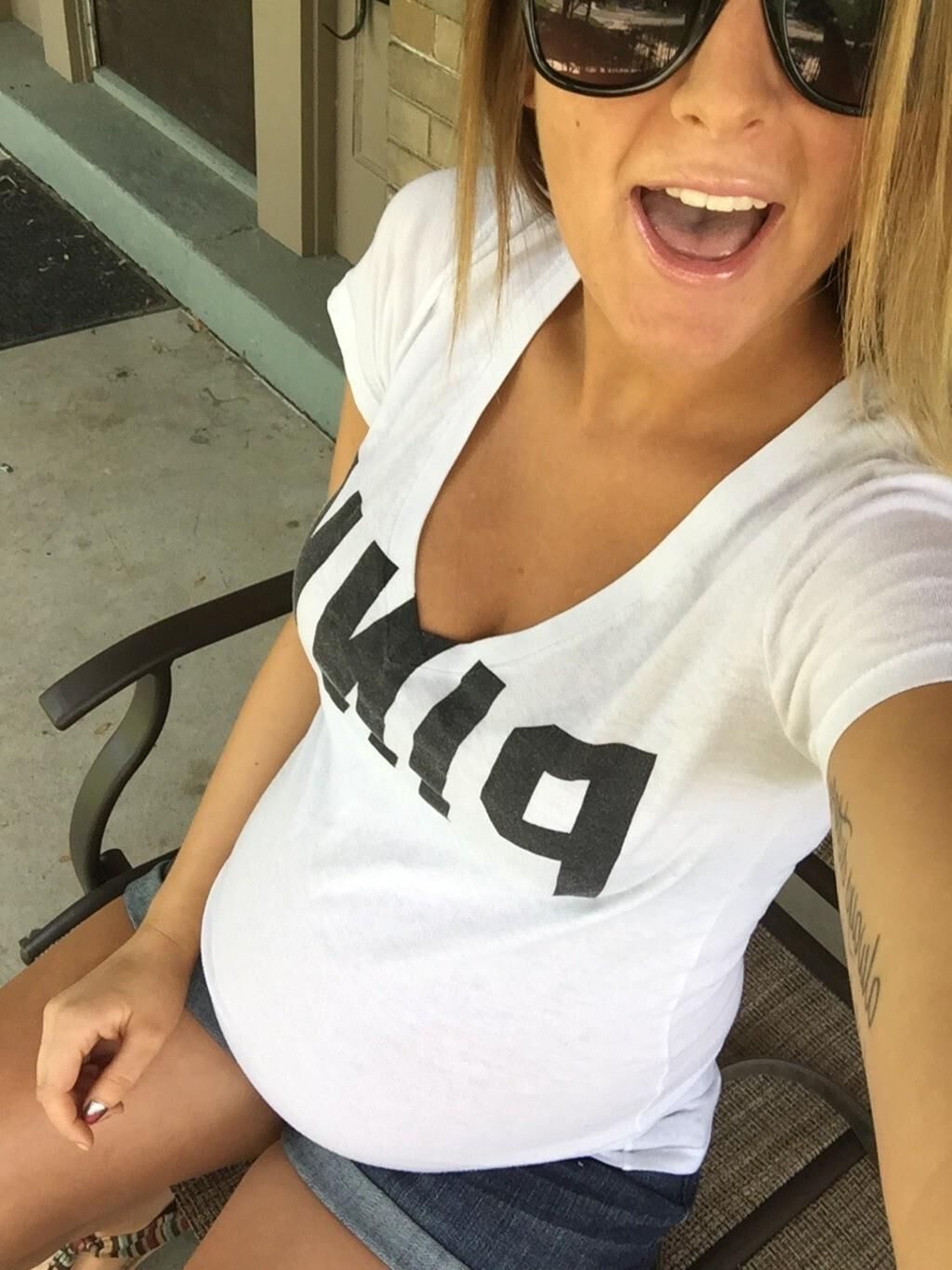 [Pregnant] selfies of a young blonde