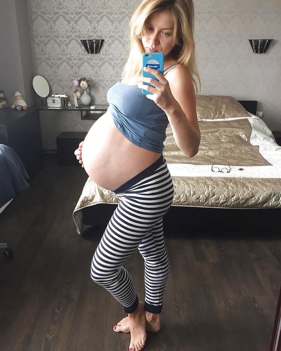 Mirror mirror on the wall, who's the sexiest preggo of them all?