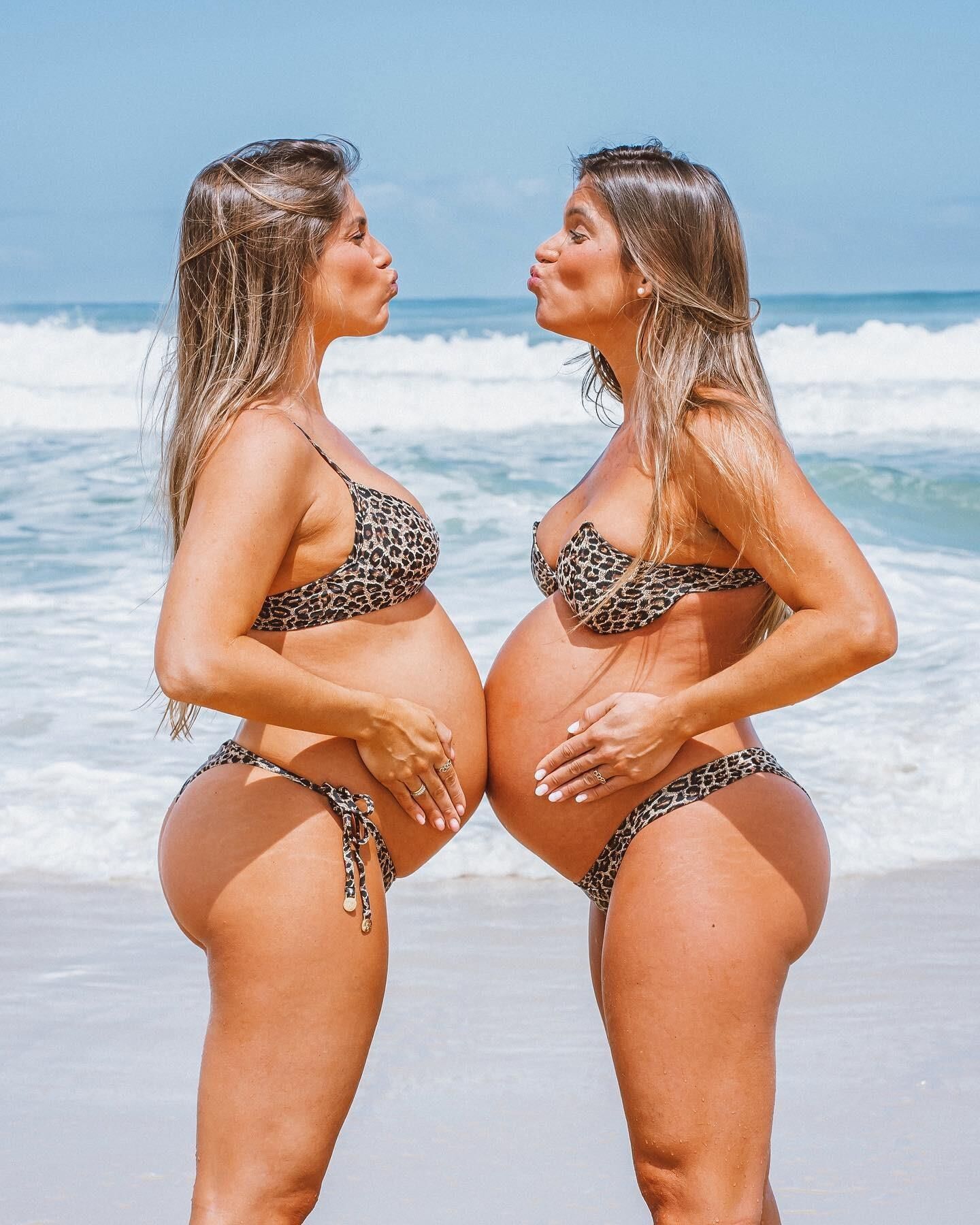 Hot twins both very pregnant and horny to each other