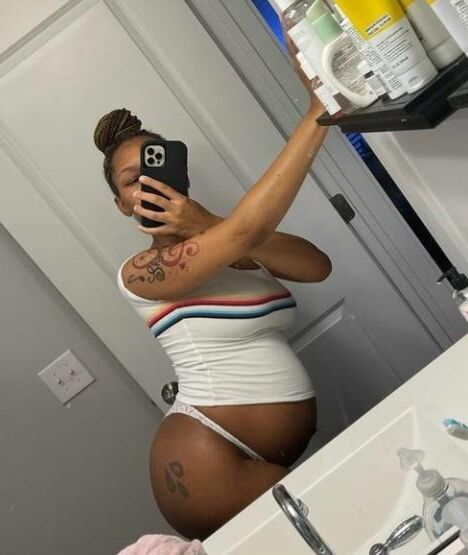 [Pregnant] black MILF from insta