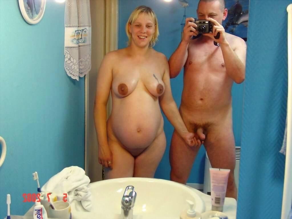 Mirror mirror on the wall, who's the sexiest preggo of them all?