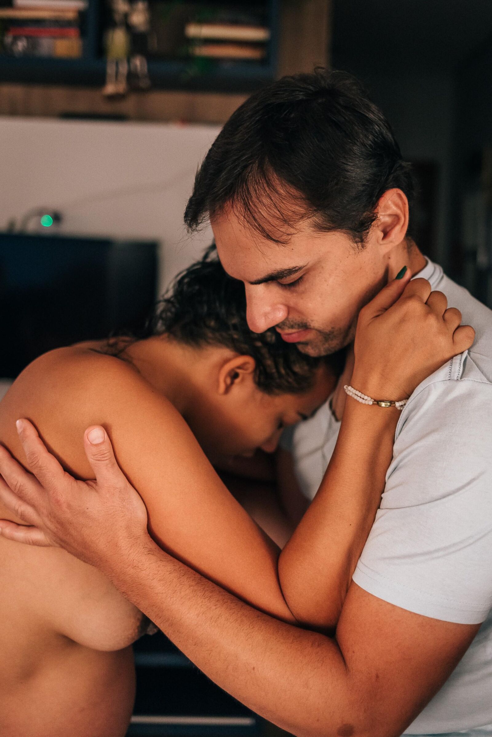 Mãe grávida em trabalho de parto 12