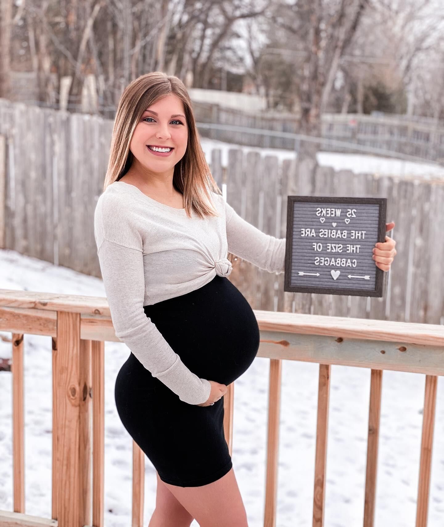 Katie, maman jumelle enceinte et amateur, comment la baiser ?