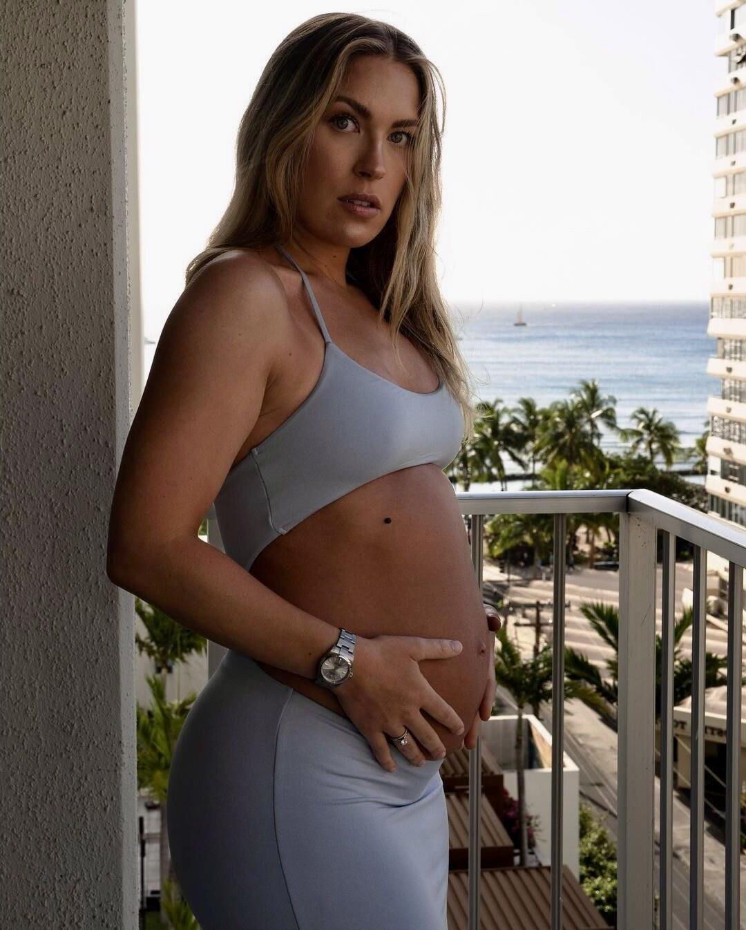 [Pregnant] hot woman