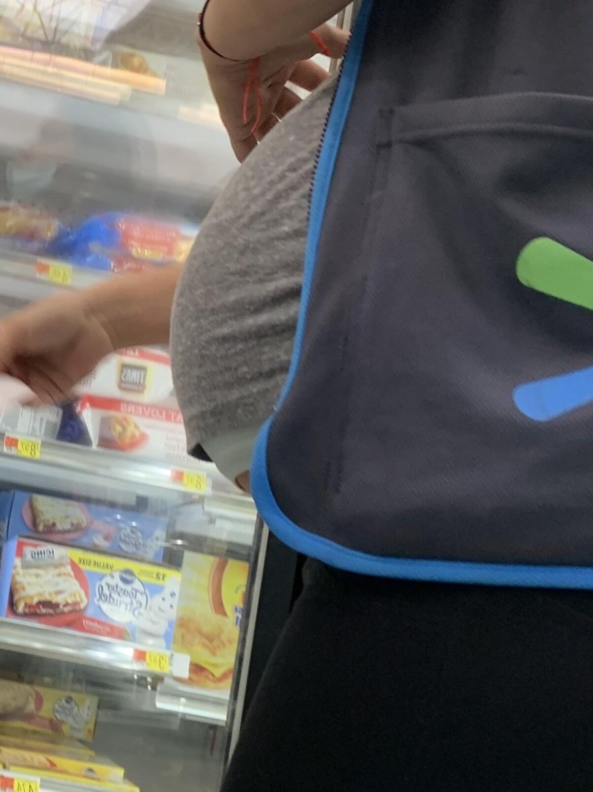 [Pregnant] women at supermarket