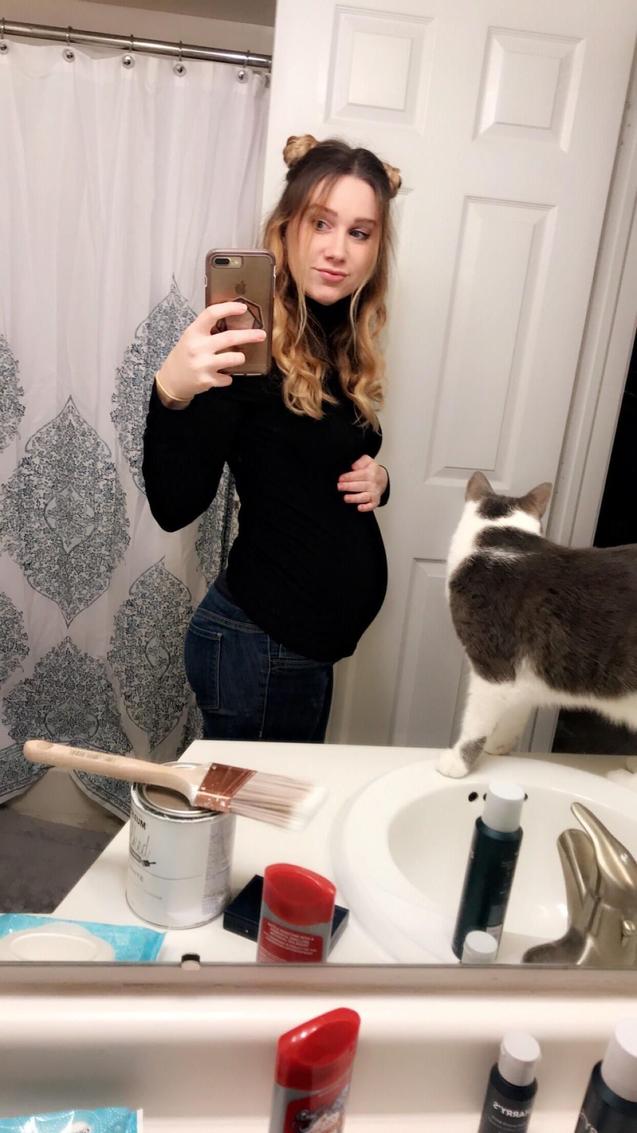 Mirror mirror on the wall, who's the sexiest preggo of them all?