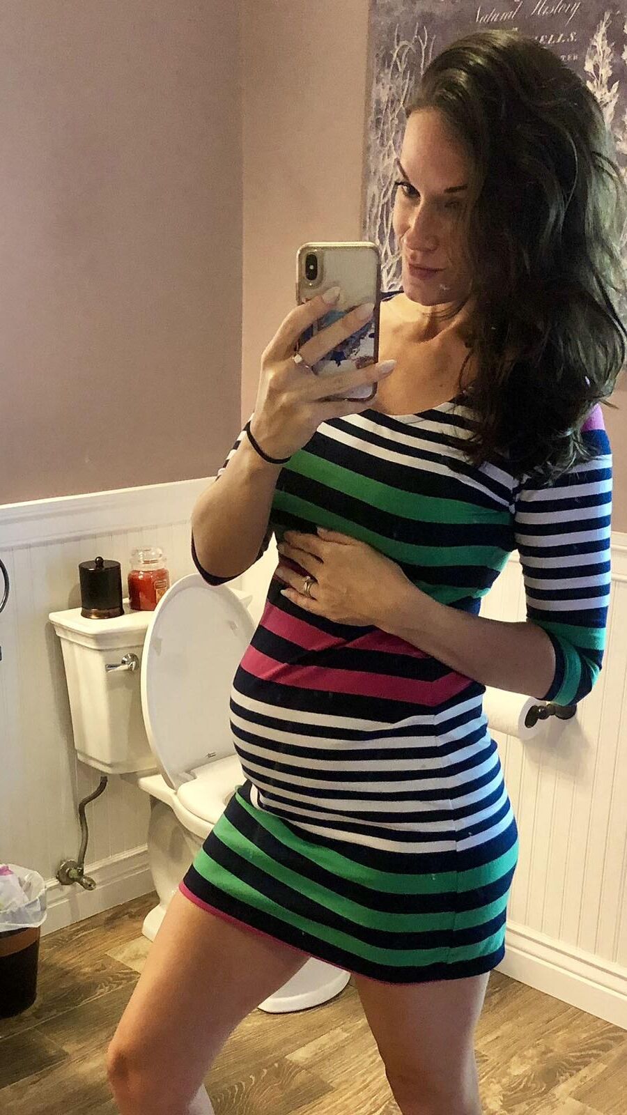 Mirror mirror on the wall, who's the sexiest preggo of them all?