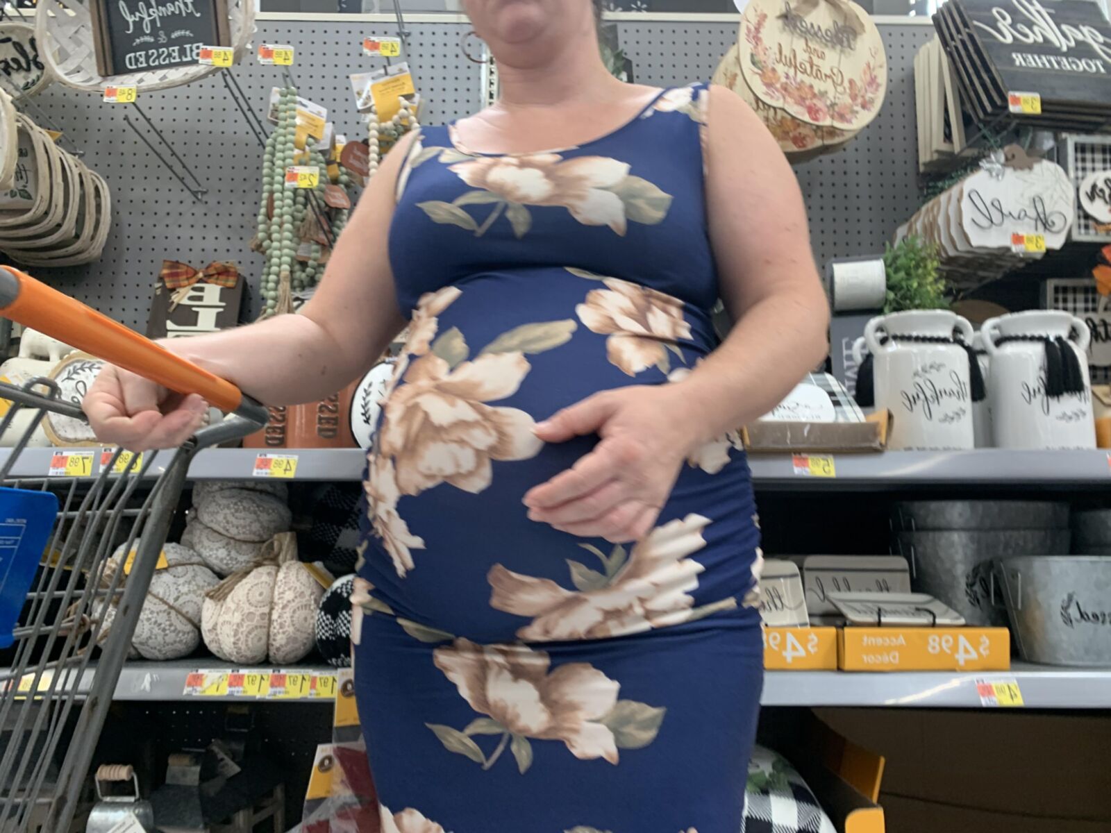 [Pregnant] women at supermarket