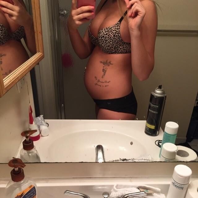 [Pregnant] selfies of a young blonde