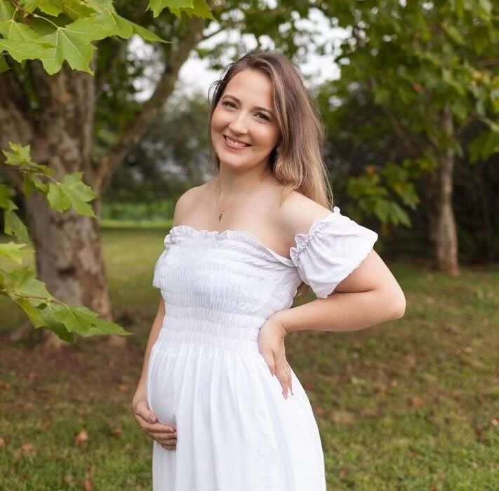 [Pregnant] wife gets photographed