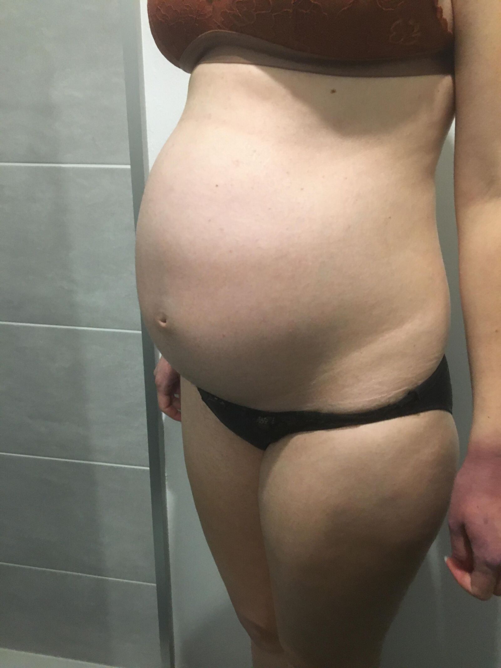 [Enceinte] Compilation de photos privées de mamans françaises