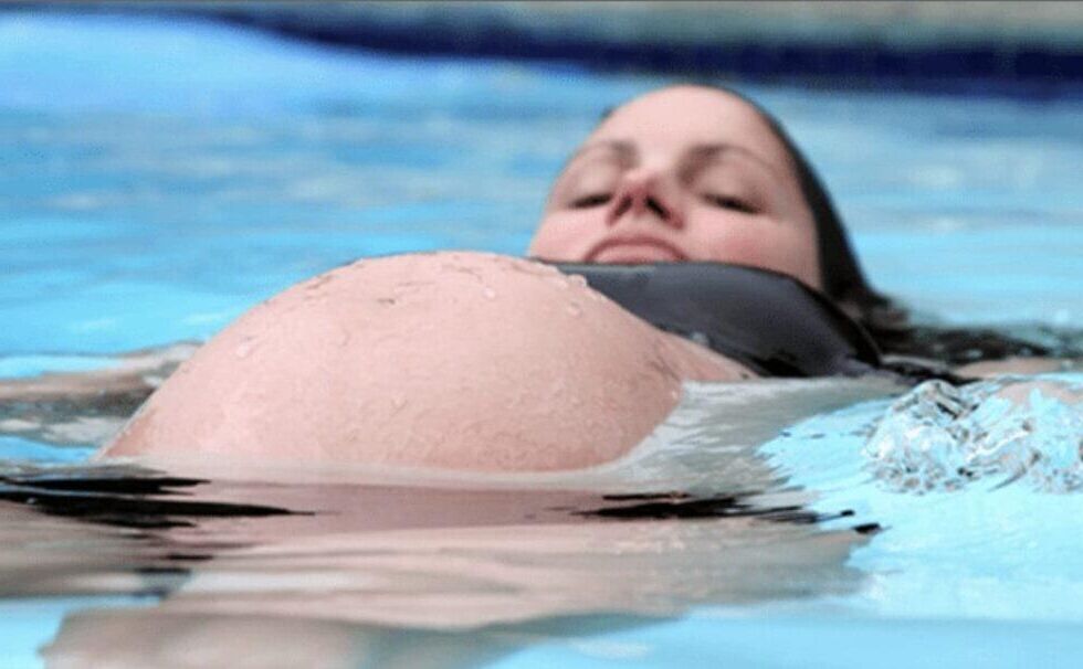 Pregnant Swimming