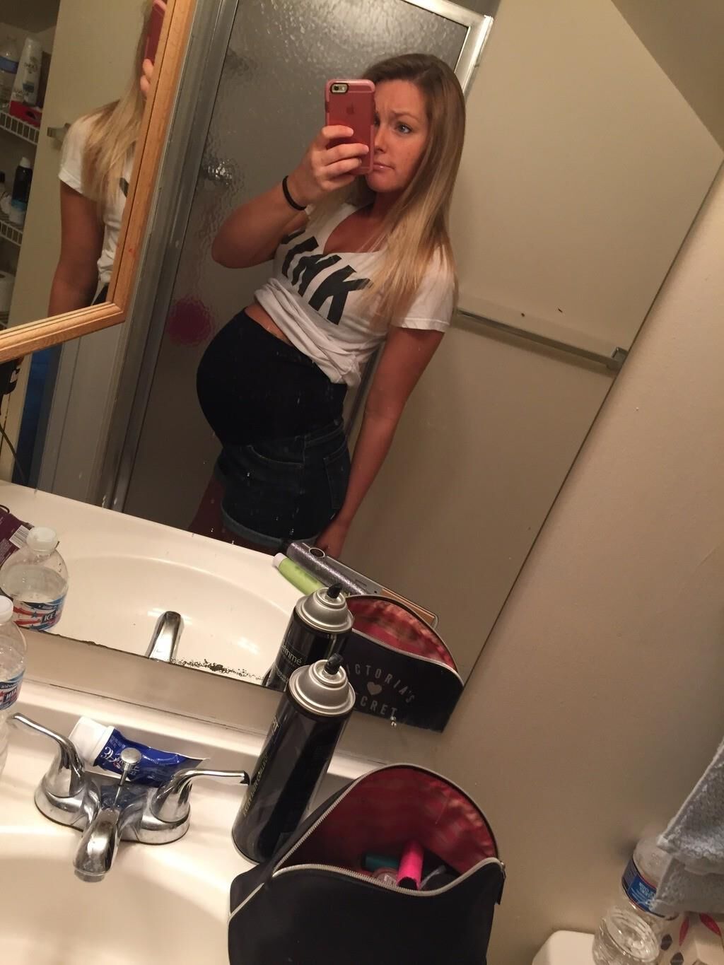 [Pregnant] selfies of a young blonde