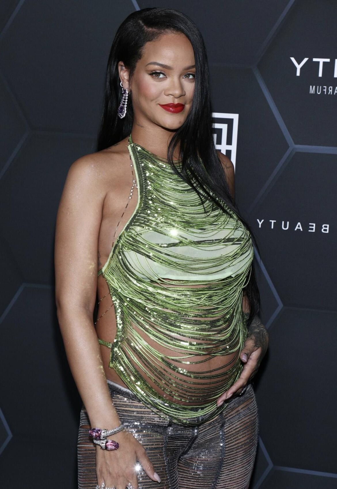 Rihanna enceinte parfaite