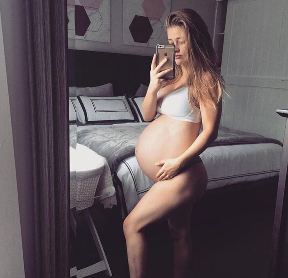 Mirror mirror on the wall, who's the sexiest preggo of them all?