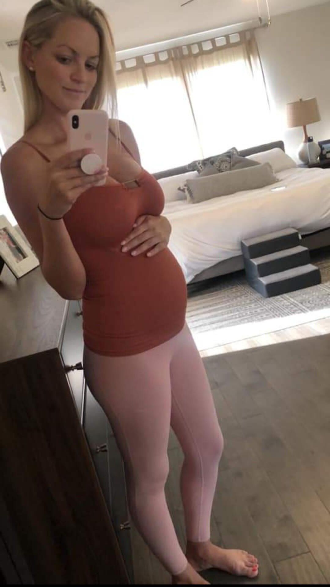 Mirror mirror on the wall, who's the sexiest preggo of them all?