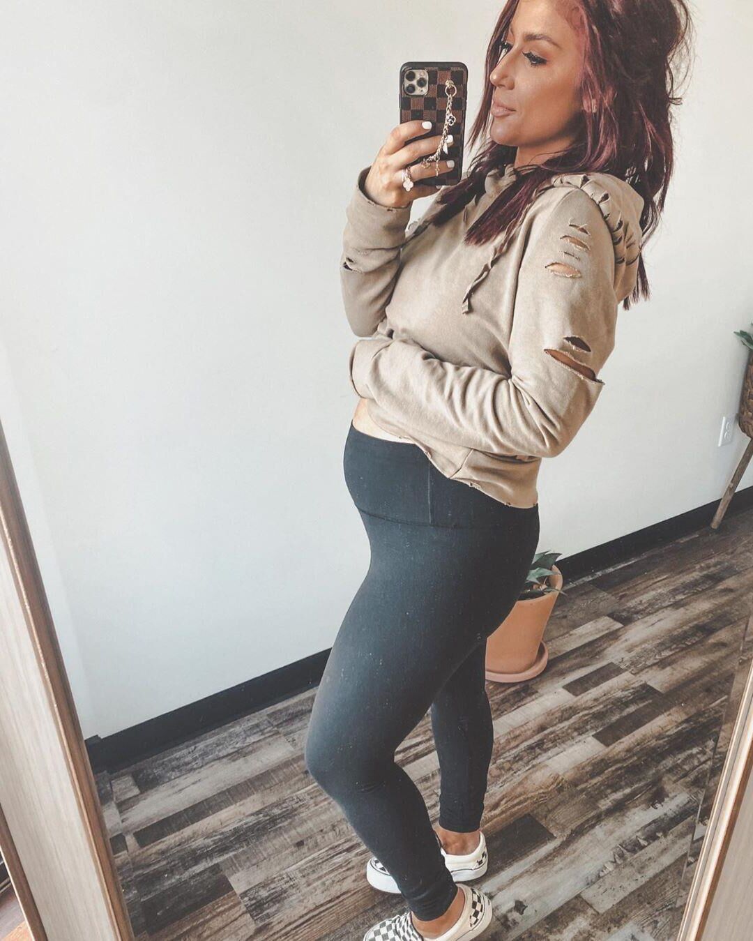 Mirror mirror on the wall, who's the sexiest preggo of them all?