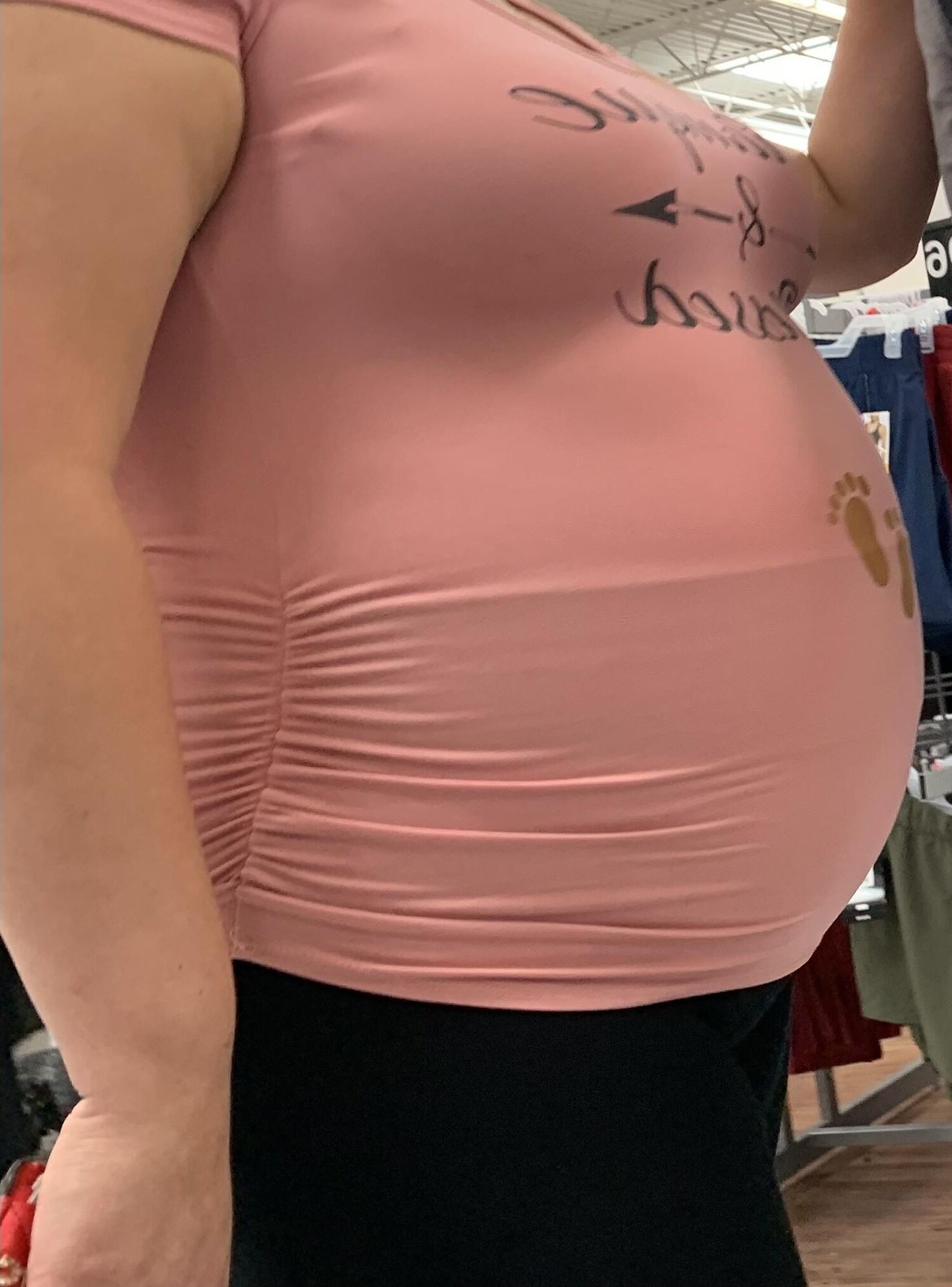 [Pregnant] women at supermarket