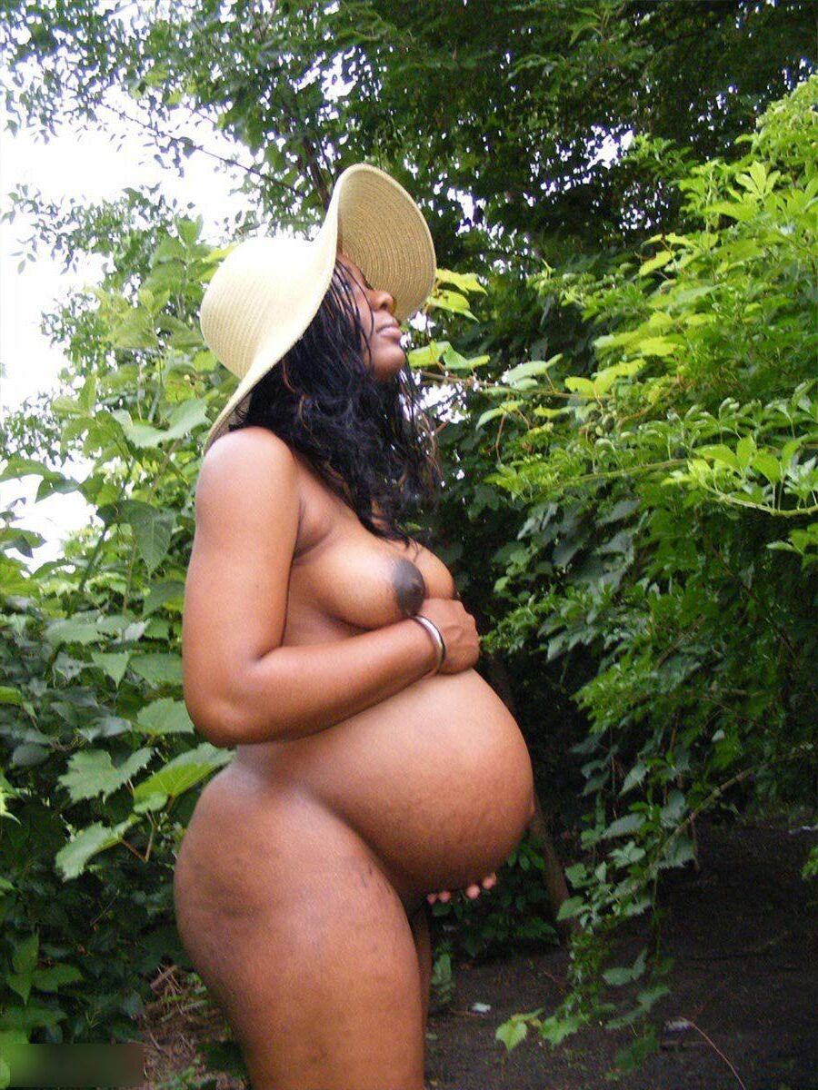 [Embarazada] mujer negra desnuda