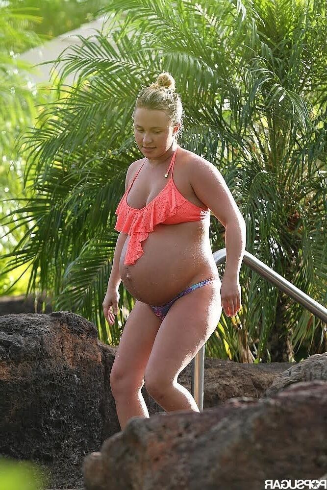 Hayden Panettiere bikini embarazada