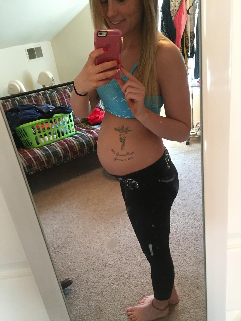 [Pregnant] selfies of a young blonde