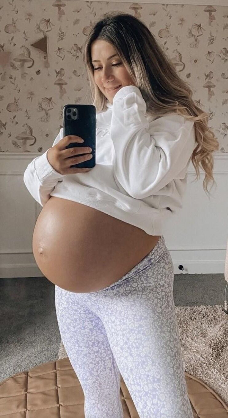 Preggo-Selfies - Stolz auf ihren traechtigen Wanst