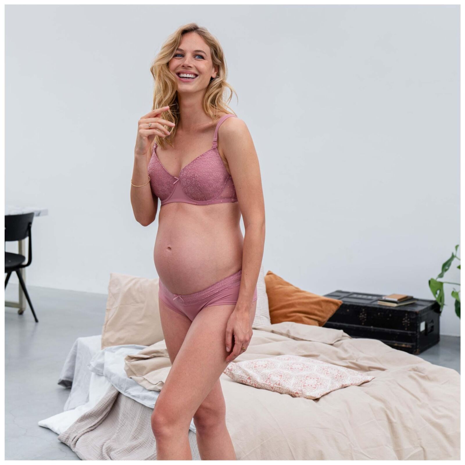 Clothed pregnant women