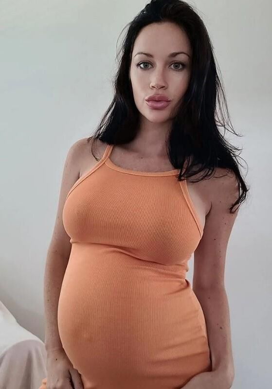 Busty Pregnant OF Hottie Amy Kupps